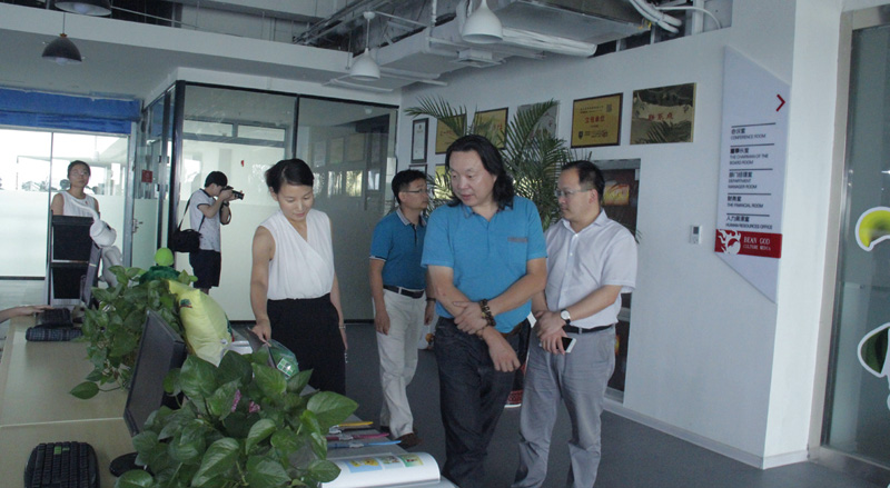 2015年8月5日山东省动漫行业协会秘书长苏庆及副会长等一行前来豆神指导参观。