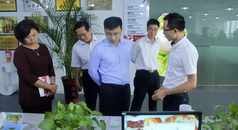 2015年9月11日 泰安团市委副书记孔凡洪一行参观考察豆神动漫。