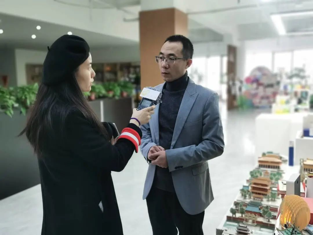 山东经济广播走进豆神动漫进行专题报道
